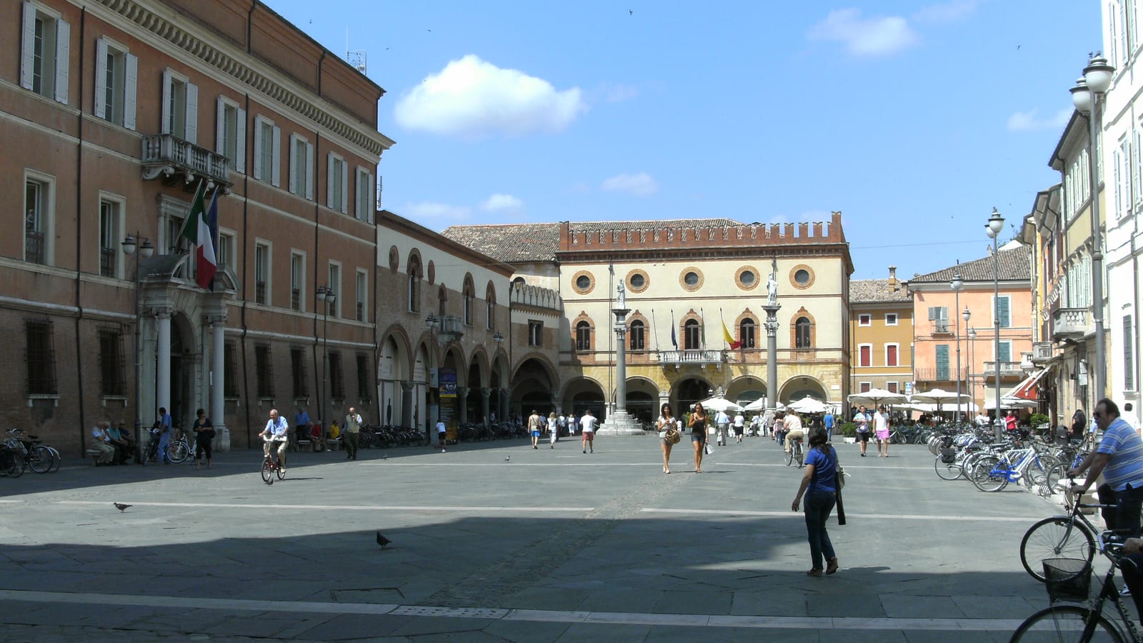 Piazza del Popolo a Ravenna, con le colonne veneziane